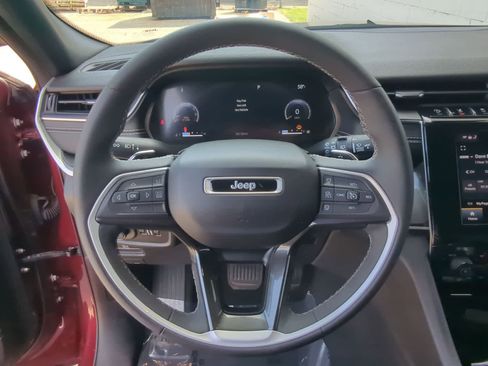 Certified 2023 Jeep Grand Cherokee L Laredo image 22