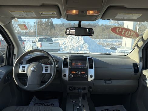 Certified 2021 Nissan Frontier SV image 12