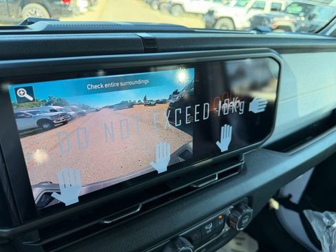 New 2026 Jeep Gladiator Sport AWD/4WD image 23