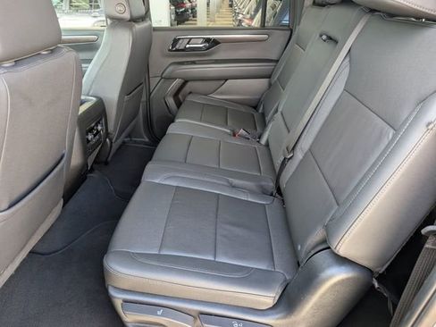 Used 2025 Chevrolet Suburban Z71 AWD/4WD image 27
