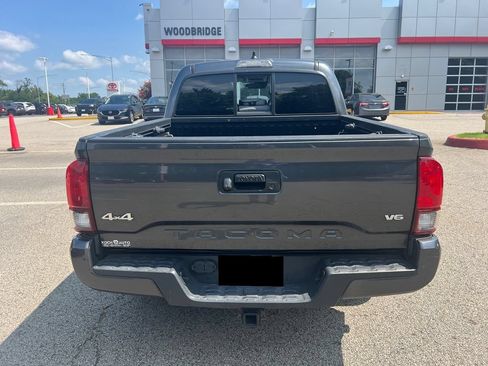Used 2020 Toyota Tacoma SR AWD/4WD image 5