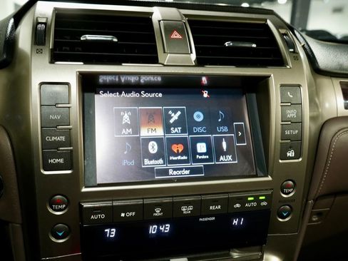 Used 2014 Lexus GX 460 w/ Premium Package image 19