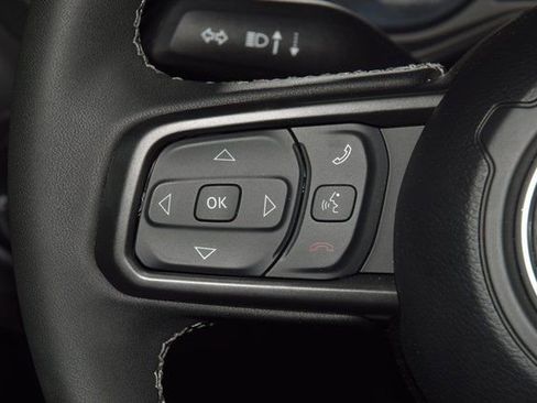 Used 2025 Jeep Wrangler Rubicon w/ Convenience Group image 41