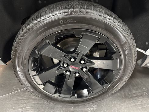 Used 2020 GMC Yukon XL SLT w/ Open Road Package AWD/4WD image 13
