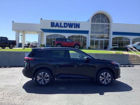 Used 2023 Nissan Rogue SV image 8