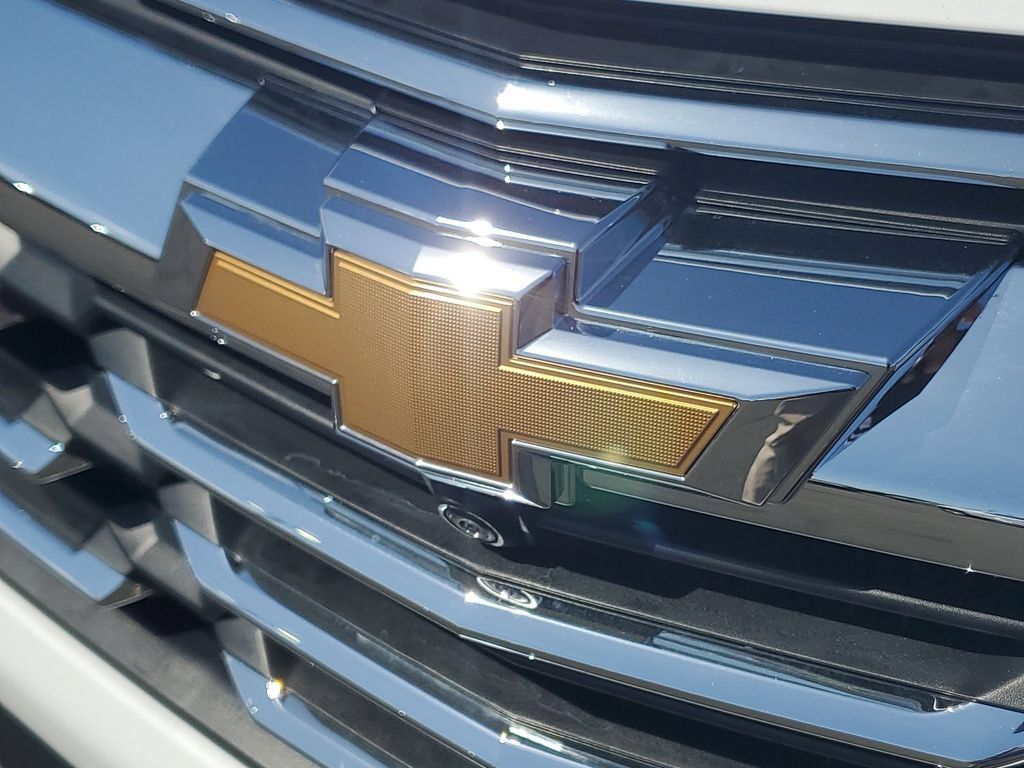 Used 2026 Chevrolet Equinox LT w/ Safety and Technology Package FWD image 30