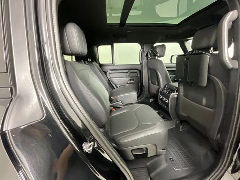 Used 2025 Land Rover Defender 130 V8 image 25
