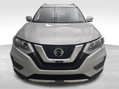 Used 2019 Nissan Rogue SV w/ Premium Package AWD/4WD image 3