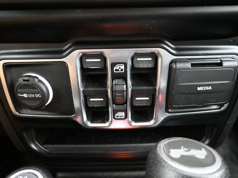 Used 2022 Jeep Wrangler Unlimited Sport AWD/4WD image 18