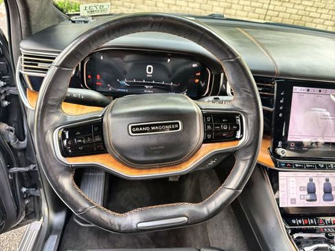 Used 2022 Jeep Grand Wagoneer Series III w/ Rear Seat Video Group 1 AWD/4WD image 11