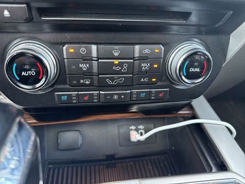 Used 2016 Ford F150 Lariat w/ Equipment Group 502A Luxury AWD/4WD image 25