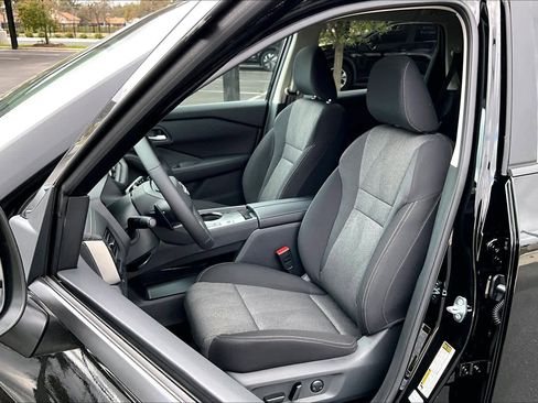 New 2026 Nissan Rogue SV image 9