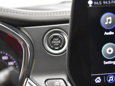 Used 2025 Chevrolet Blazer LT FWD image 31