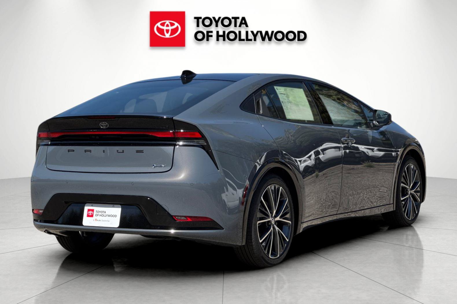 New 2027 Toyota Prius Limited w/ Limited Premium Package FWD image 4