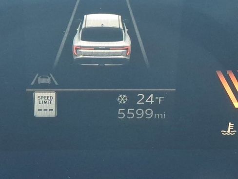 Used 2025 Kia K4 LXS image 18