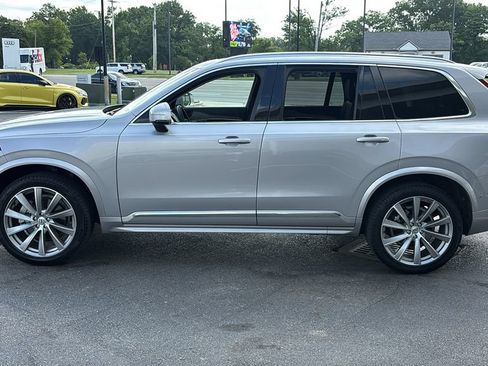Certified 2024 Volvo XC90 B6 Ultimate AWD/4WD image 3