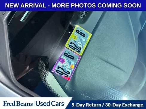 Used 2022 Chrysler Pacifica Touring-L w/ Uconnect Theater Family Group FWD image 12