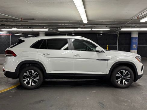 New 2026 Volkswagen Atlas Cross Sport SE image 38