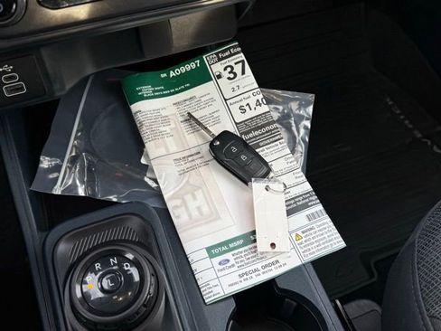 Certified 2025 Ford Maverick XL w/ Equipment Group 101A image 4