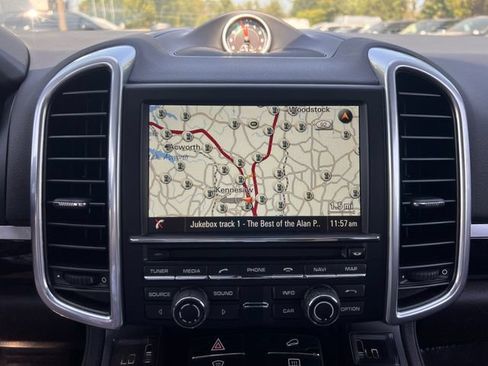 Used 2016 Porsche Cayenne AWD/4WD image 22