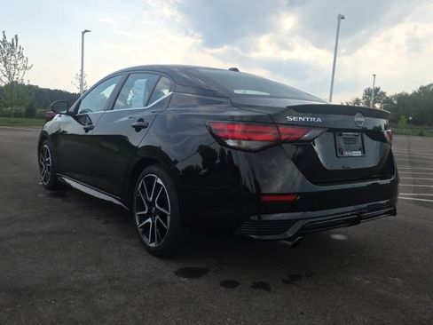 Used 2025 Nissan Sentra SR FWD image 10