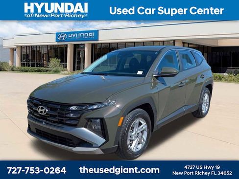Used 2025 Hyundai Tucson SE FWD image 1