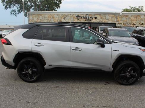 Used 2021 Toyota RAV4 XSE AWD/4WD image 8