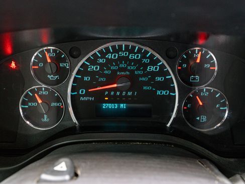 Used 2023 Chevrolet Express 2500 w/ Driver Convenience Package image 23