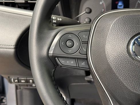 Used 2025 Toyota Corolla Cross AWD Hybrid w/ Moonroof Package image 25