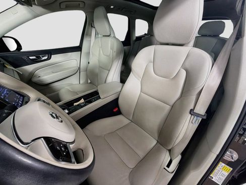 Certified 2023 Volvo XC60 B5 Plus w/ Protection Package Premier AWD/4WD image 21