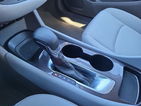 Used 2022 Chevrolet Malibu LS image 30