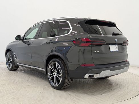 New 2026 BMW X5 xDrive40i w/ Climate Comfort Package image 3