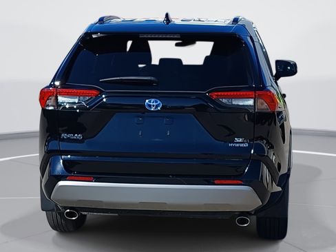 Used 2024 Toyota RAV4 SE w/ Weather Package image 6