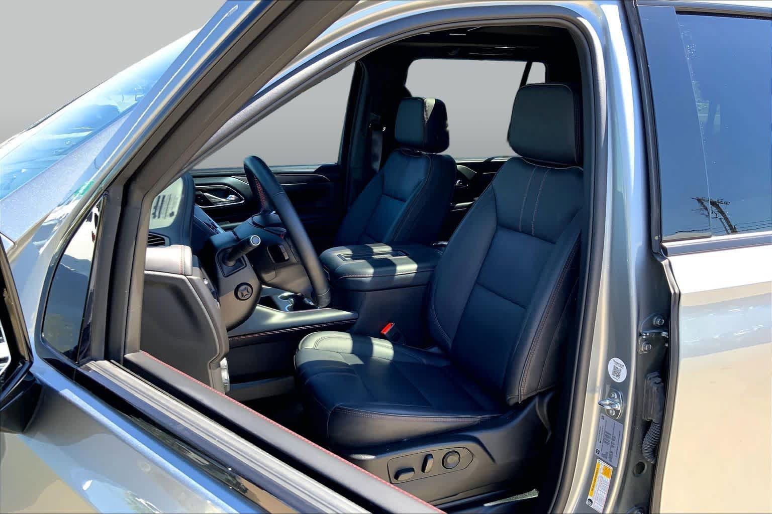 Used 2024 Chevrolet Tahoe RST w/ Luxury Package RWD image 7