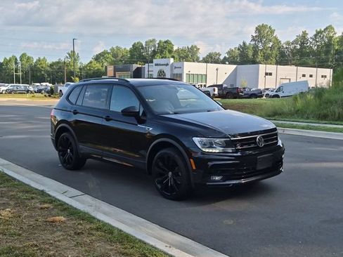 Used 2021 Volkswagen Tiguan SE R-Line AWD/4WD image 15