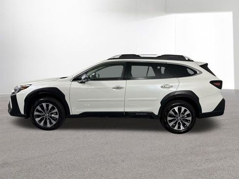 Used 2025 Subaru Outback Touring XT image 28