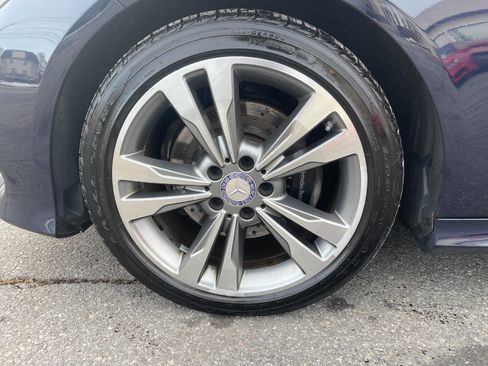 Used 2016 Mercedes-Benz E 350 E 350 4MATIC AWD 4dr Sedan image 13