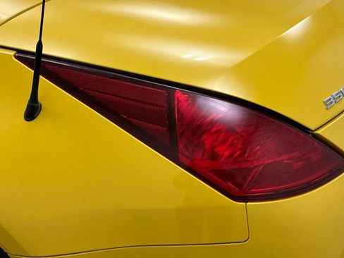 Used 2005 Nissan 350Z Touring RWD image 26