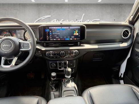 Used 2024 Jeep Wrangler Unlimited Sahara w/ Safety Group AWD/4WD image 3