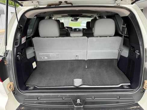 Used 2020 Toyota Sequoia Platinum AWD/4WD image 22