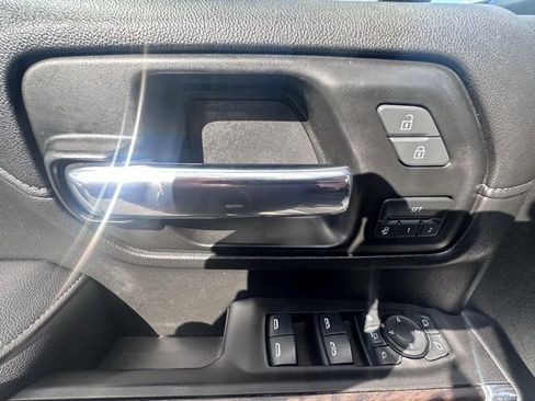 Used 2021 GMC Sierra 2500 SLT w/ SLT Preferred Package image 10