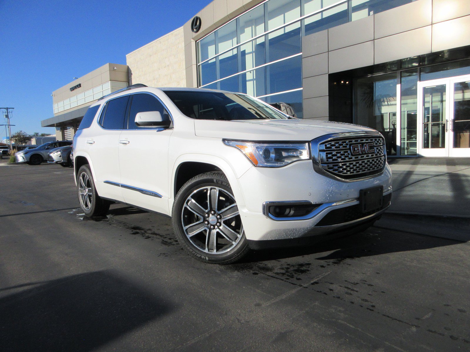 Used 2017 GMC Acadia Denali w/ Technology Package AWD/4WD image 15