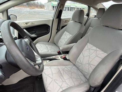 Used 2012 Ford Fiesta SE w/ Winter Pkg image 12
