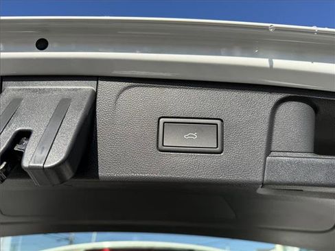 New 2026 Volkswagen Atlas SEL Premium R-Line AWD/4WD image 11