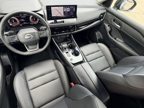 Used 2026 Nissan Rogue SL FWD image 14