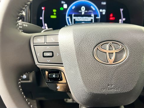 New 2026 Toyota Camry SE image 18