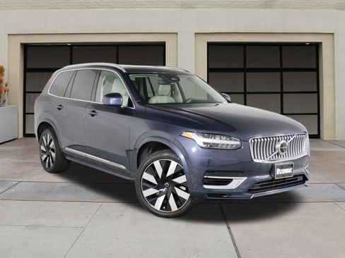 Used 2023 Volvo XC90 T8 Ultimate AWD/4WD image 34