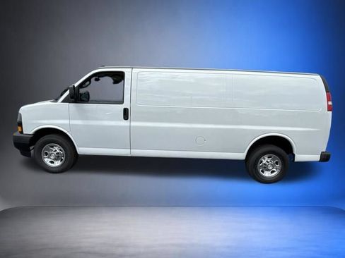 Used 2020 Chevrolet Express 2500 Extended RWD image 3