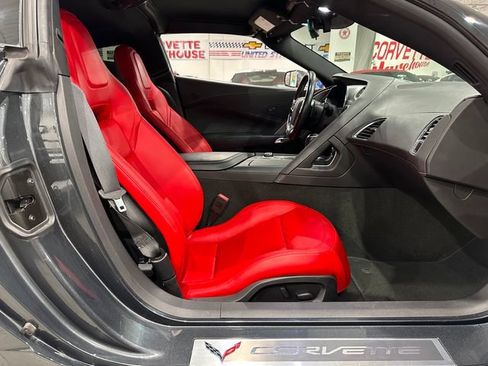 Used 2019 Chevrolet Corvette Stingray Coupe w/ 1LT RWD image 9