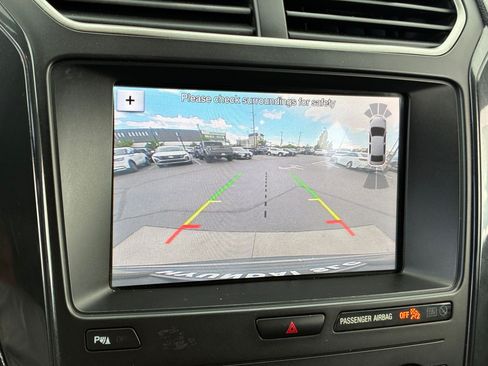 Used 2019 Ford Explorer XLT w/ Equipment Group 202A FWD image 23